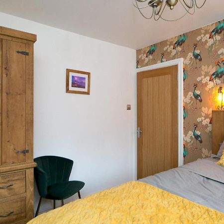 Pass The Keys Modern Coastal Home In Bull Bay Amlwch Buitenkant foto