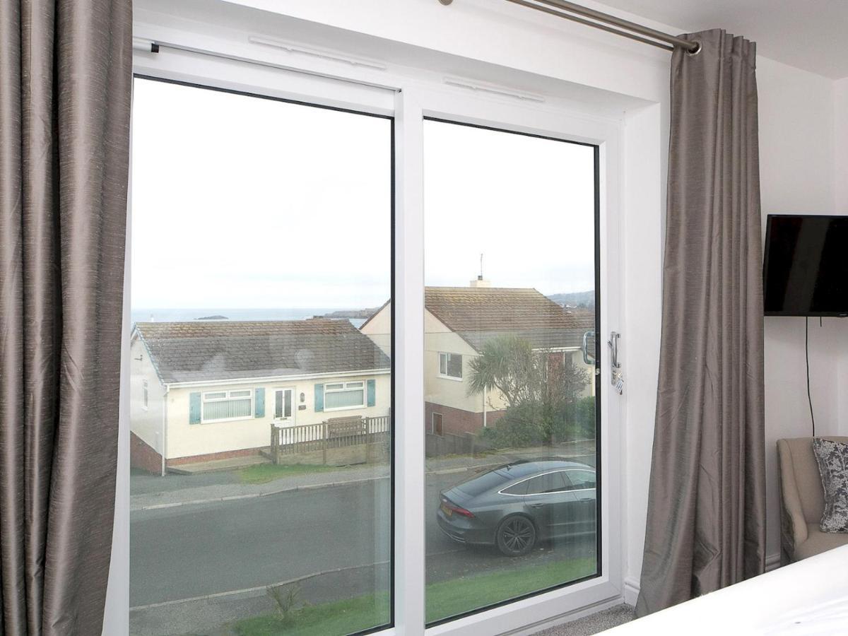 Pass The Keys Modern Coastal Home In Bull Bay Amlwch Buitenkant foto