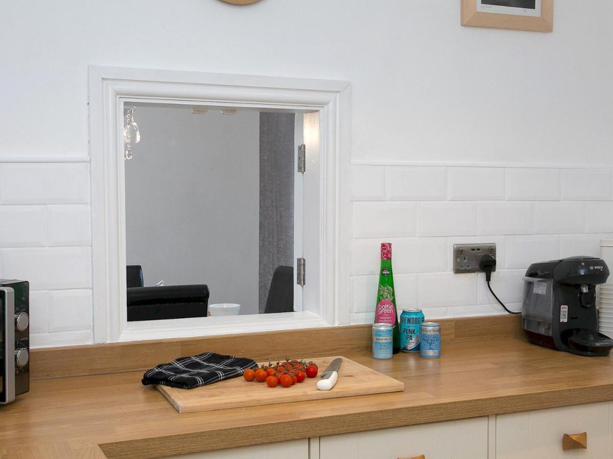 Pass The Keys Modern Coastal Home In Bull Bay Amlwch Buitenkant foto