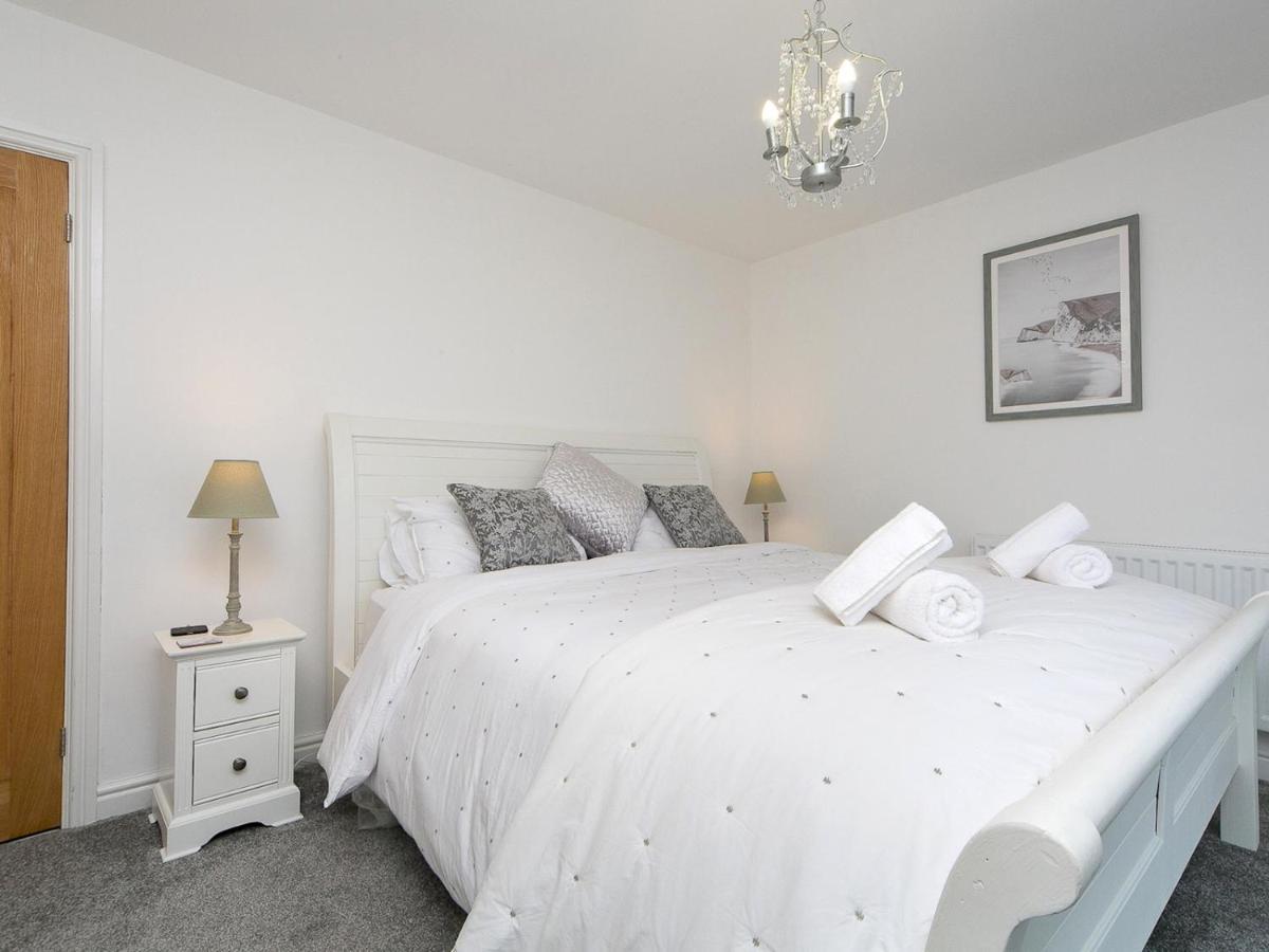 Pass The Keys Modern Coastal Home In Bull Bay Amlwch Buitenkant foto