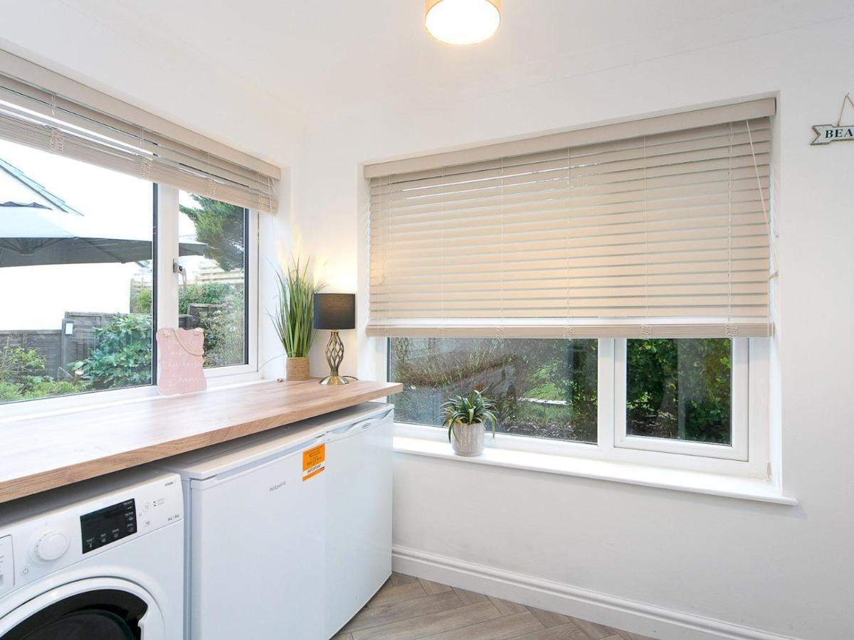Pass The Keys Modern Coastal Home In Bull Bay Amlwch Buitenkant foto