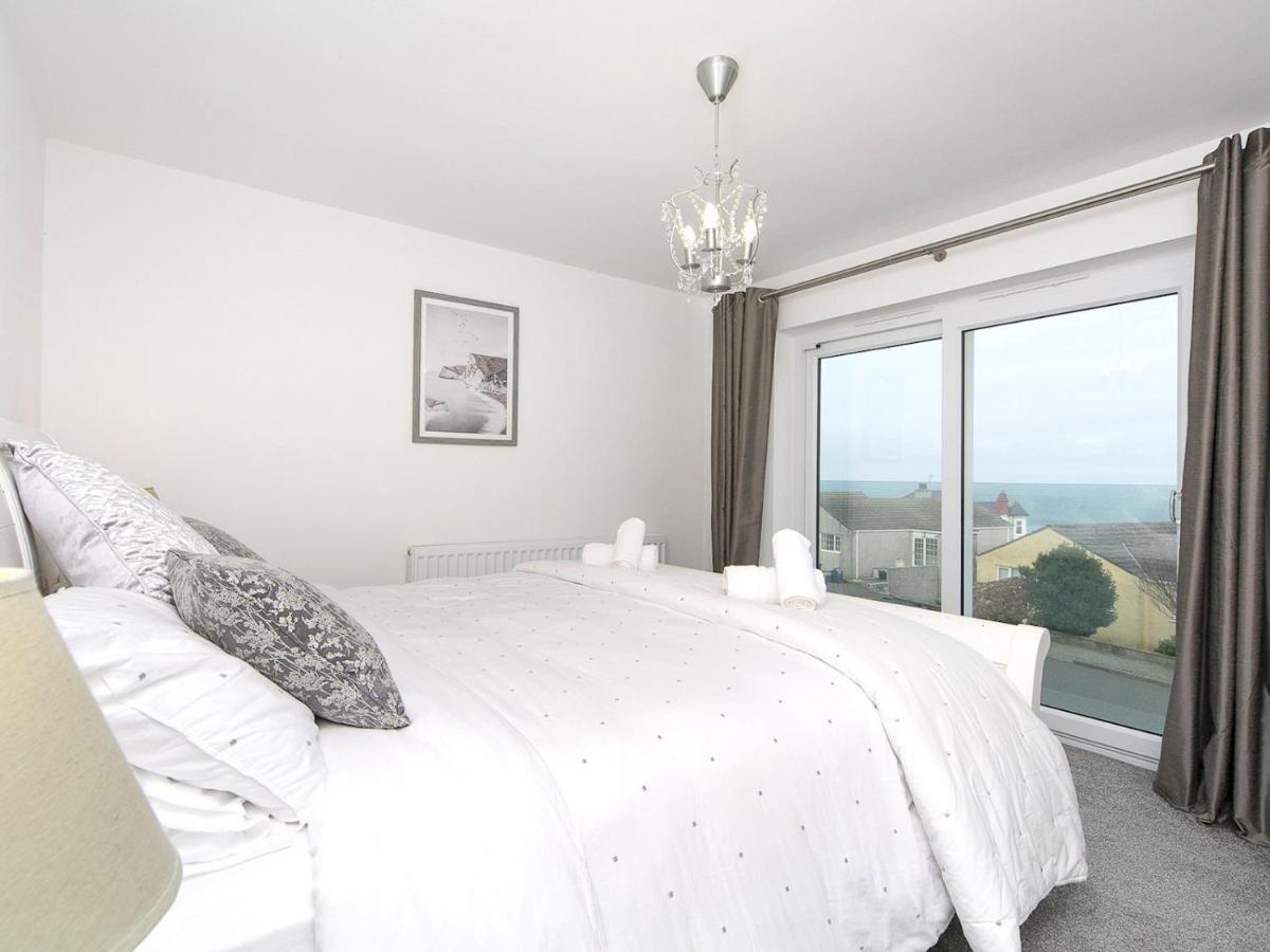 Pass The Keys Modern Coastal Home In Bull Bay Amlwch Buitenkant foto