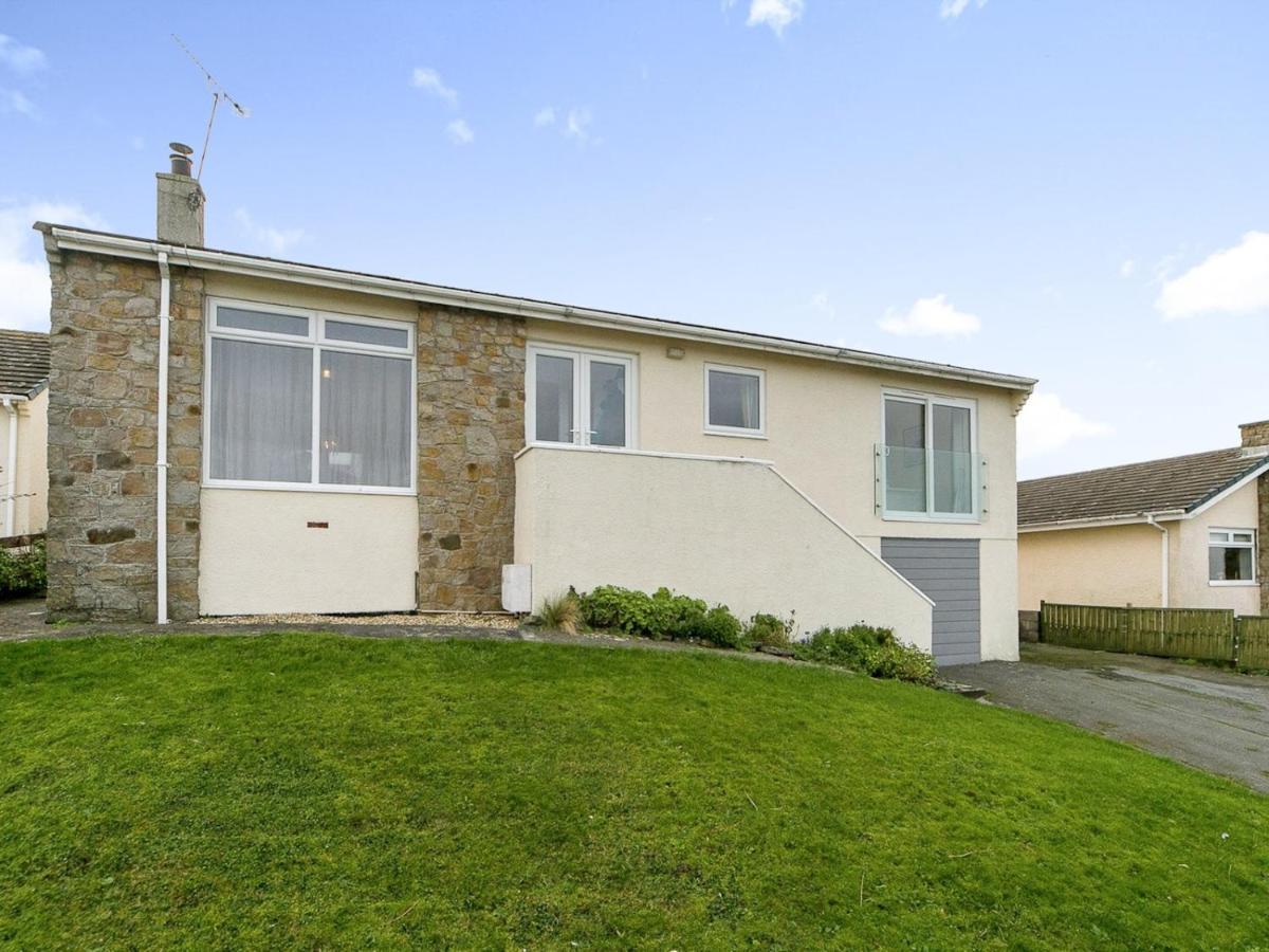 Pass The Keys Modern Coastal Home In Bull Bay Amlwch Buitenkant foto